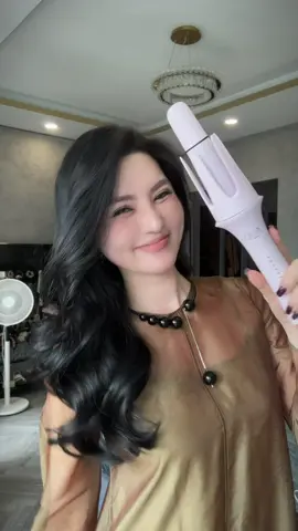 Con máy uốn tóc tự động chân ái của tuiii #totuyettramreview #totuyettram #mayuontoctudong #akio 