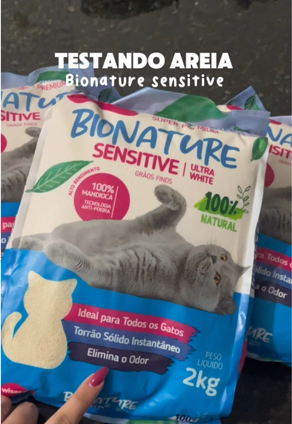 Areia bionature grãos finos testando 🩵🐈 #gato #areia #cat #areiabionature #gatos 