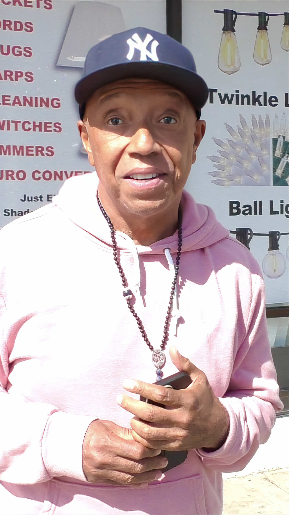 Russell Simmons Talks Jay-Z, Family Relationship Status, The State Of The World & More While Leaving Lunch At Kings Road Cafe In Los Angeles, CA 🌴 @Kimora Lee Simmons @Ming Lee Simmons ♡ @Aokileesimmons🇰🇷🇯🇵🇺🇸 