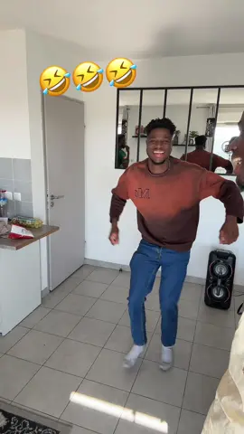 Qui est chaud pour un battle de danse la ? #couplemixte #soninke #mali #france #danse @Adama et Sarah ❤️ @Sekou Diagouraga 
