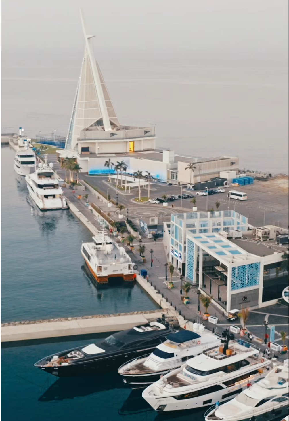 Life at JYC is all about great views, special vibes, and unforgettable moments. Start your experience now. الحياة في JYC تجمع بين الإطلالات الرائعة، الأجواء المميزة، واللحظات التي لا تُنسى. ابدأ تجربتك الآن. #jyc #jyclub #jeddah_yacht_club