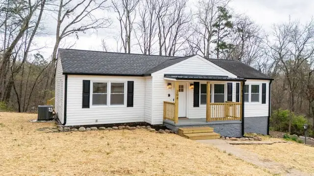 $700 per month $300 security deposit Ready to move in asap I'm not worried about credit or background checks just want someone who'll treat the place right and pay on time. #lowincomehouseforrent #RealEstateUSA #housing #USAHomes #RentToOwn 