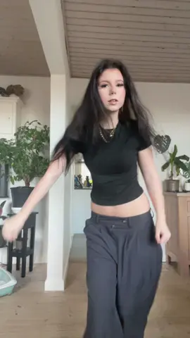 @Isso’s nye sang “Ender Galt” er ude på fredag d 27/3 , husk at stem på ham til chat records🙌🏻🤍 #reklame #fyp #isso #✌🏻 #viral? 