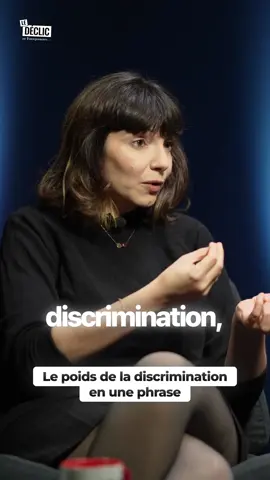 Certaines personnes ne travaillent pas plus pour réussir. Elles travaillent plus pour ne pas s'excuser d'exister. Samah Karaki est docteure en neurosciences. Et elle dit une chose que personne ne veut entendre : Le point de départ n'est pas le même pour tout le monde. Et prétendre le contraire, c'est mentir sur ce qu'est vraiment le mérite. Ce n'est pas du défaitisme. C'est de la lucidité. Est-ce que vous avez déjà ressenti ce poids : devoir prouver deux fois plus juste pour être écouté ? Regardez l'épisode complet sur YouTube : Le Déclic par Alec Henry 🎬 #entrepreneuriat #discrimination #neurosciences