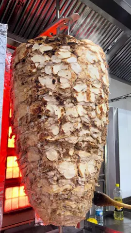 بێ وێنە لە مێژووی شاورمای لوبنانی.#bardarash #kurdistan #fastfood 