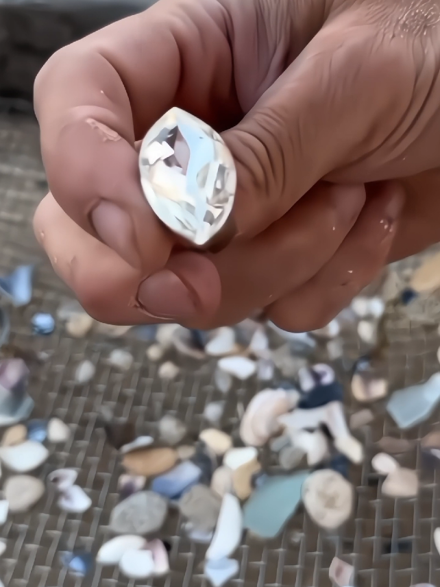 part 1#beachcleaning #treasurehunt #beachtreasure #beachcleanup #foryou 