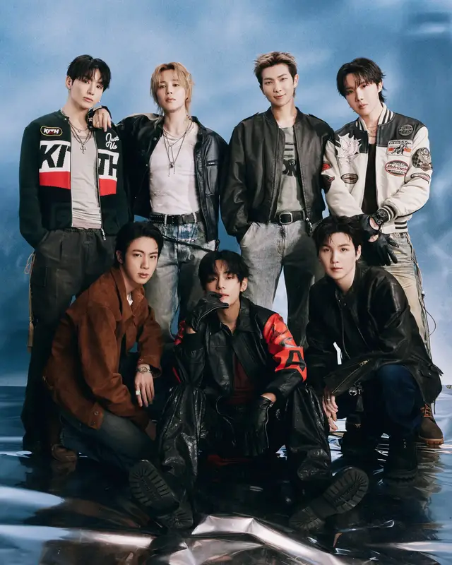 Nella loro prima esibizione negli Stati Uniti dopo quasi quattro anni, i #BTS hanno suonato i brani del suo nuovo album, #Arirang, in una serata a Manhattan. Guarda le foto dal backstage in esclusiva 