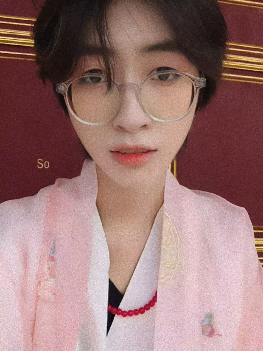 nỗi khổ chung của mấy em ghệ tone hồng : răng 🟨 #morkmeow #femboy #twink #cổphụcviệt #trending 