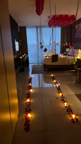 احجز الان نستقبل حجوزاتكم بكل حب ❤ نصنع لكم السعاده با أجمل الورود ونتميز باجمل الافكار 2 فاجئ الشريك بأجمل لحظه تتميز بمناسباتكم السعيده مو مناسبه زواج و أعياد ميلاد 