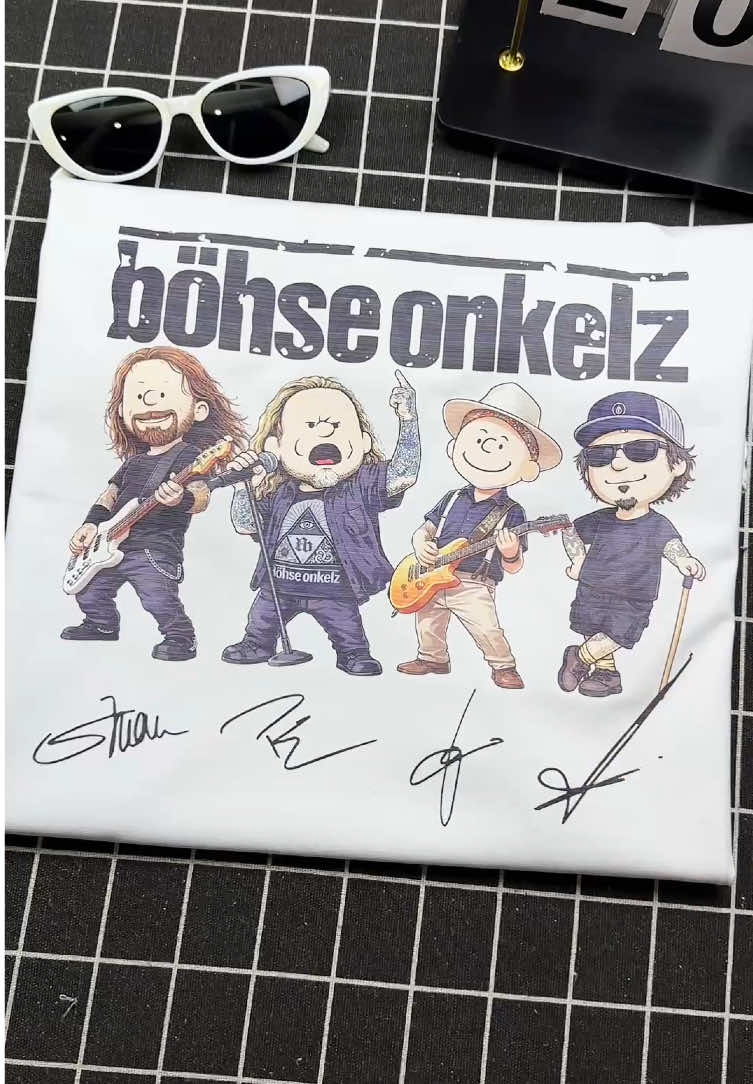 I need this shirt 😍😍😍 #rockmetal #böhseonklez #böhseonkelzcrew #böhseonkelzfamilie #rocktourshirt 