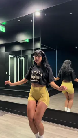 Mar 💃✨#bachata#OOTD#freestyle#fashiontiktok #fypシ゚viral 