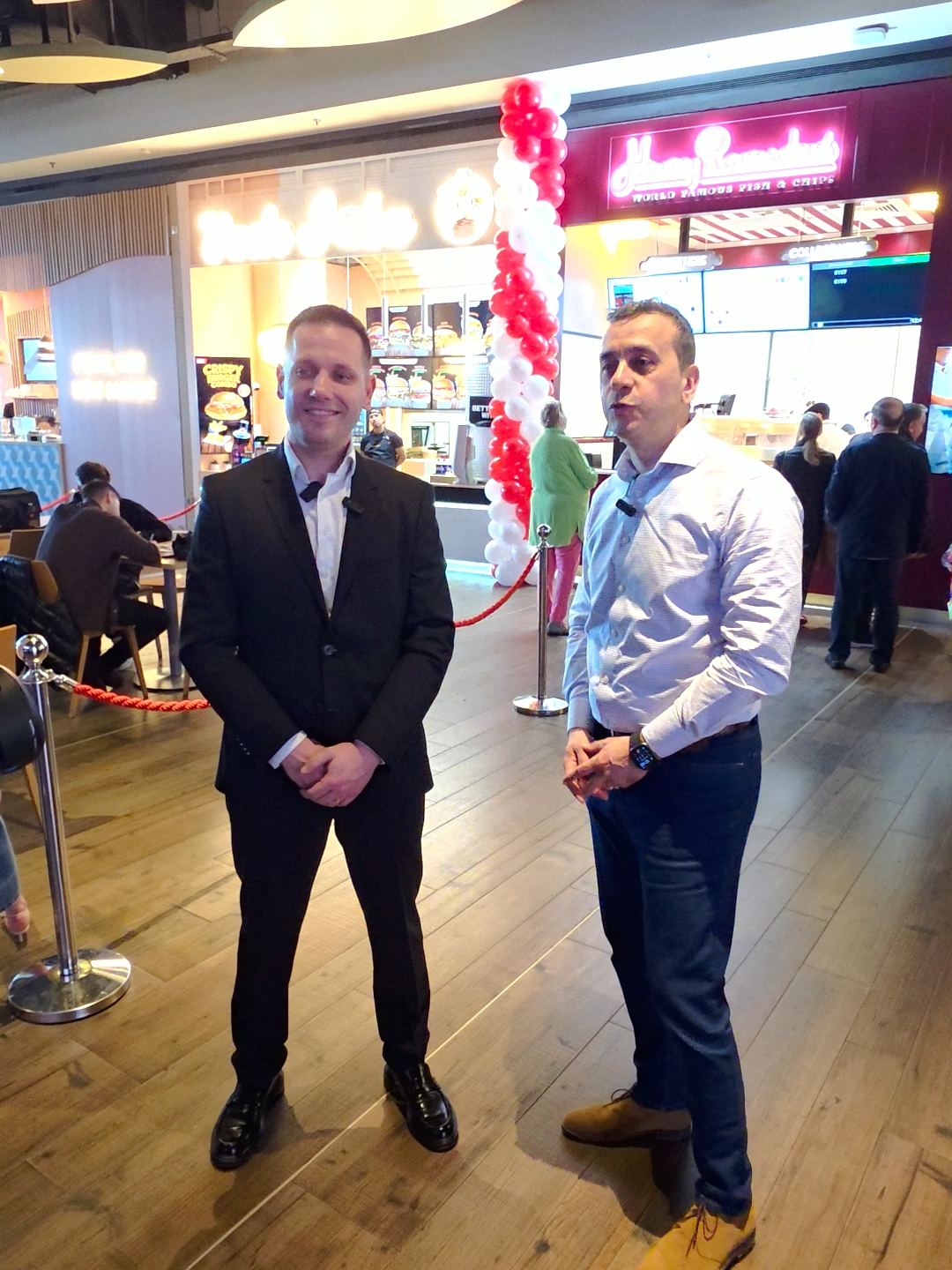 HARRY RAMSDEN’S ajunge în România! Marcăm astăzi un moment important pentru Terano Constructși pentru partenerul nostru, Iulian Bolnavu , CEO & Fondator Horecagroup: lansarea celebrului brand britanic „Harry Ramsden’s” în București. Suntem mândri că am asigurat serviciile de construcții și amenajări pentru prima locație din ParkLake Mall. Să aduci la viață un concept cu o istorie de peste 100 de ani în materie de fish & chipseste o responsabilitate enormă, dar și o confirmare a standardelor noastre de execuție. Pentru noi, fiecare proiect finalizat cu succes este o promisiune respectată față de partenerii noștri. 🤝 Terano Construct – Construim încredere