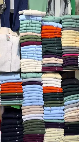 Hoodie a tan solo $10🏷️ Xmayor en tan solo $8.50$ c/u 🎨Disponemos varios colores  👀Recuerda que somos fabricantes, podemos realizar el color de hoodie que desees ✨ #hoodie #mayoristas #quito #hoodieunisex #fypviralシ゚ 