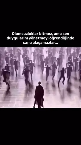 İnsan, yaşamadığı acıyı kolay yargılar. Çünkü uzaktan bakınca her yol düz görünür. Oysa içine girdiğinde, taşın nerede ayağa battığını anlarsın. 