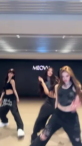 #meovv #dance  #foryoupage #fyp 