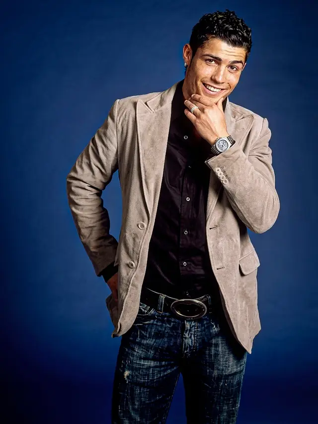 The young Cristiano Ronaldo during a promotional photo shoot for the Portuguese television program 
