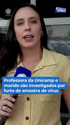 Novas informações sobre o furto de materiais de pesquisa da Unicamp, a Universidade Estadual de Campinas, uma das mais importantes do país. A Polícia Federal disse que a professora Soledad, de 36 anos, pegou amostras dos vírus H1N1 e H3N2, da gripe tipo A (influenza). Um mistério ainda intriga os investigadores: o que ela pretendia fazer com esse material? Ela foi liberada para responder em liberdade, mas não é a única investigada. O marido, Michael Miller, médico veterinário e doutorando em genética e biologia molecular na Unicamp, também é alvo. A polícia apura se ele ajudou a professora a retirar as amostras do Instituto de Biologia. As caixas desapareceram em 13 de fevereiro e ficaram 40 dias sumidas. A própria Unicamp comunicou o furto. Dez dias depois, a Polícia Federal cumpriu mandados de busca e apreensão. As amostras foram encontradas no laboratório da Faculdade de Engenharia de Alimentos, onde Soledad atuava. O local foi interditado e ela presa em flagrante, sendo liberada após audiência de custódia. Como medida cautelar, está proibida de acessar laboratórios citados na investigação e de sair de Campinas por mais de cinco dias ou do país sem autorização. Ela é investigada por furto qualificado, fraude processual e transporte irregular de organismos geneticamente modificados. A defesa afirmou que só vai se manifestar na Justiça. A Unicamp informou que colabora com as autoridades e que os envolvidos serão responsabilizados conforme a lei. 👉 Assista à reportagem completa do #BalançoGeralSP em R7.com/balancogeral