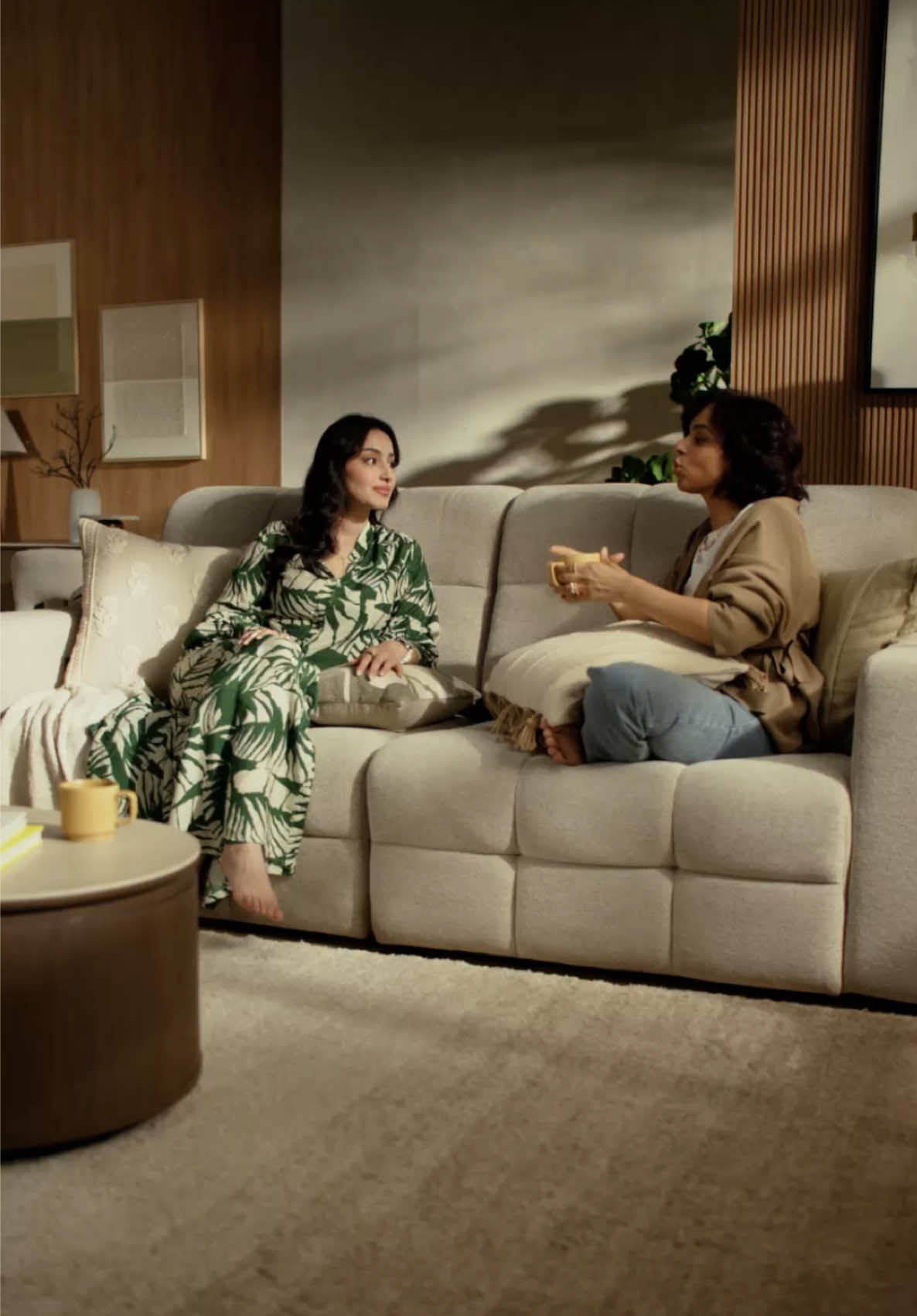 When a day visit stretches into night, this extendable electric sofa transforms into a cosy bed in effortless seconds! ​ ​ With pull-out storage compartments for added convenience, Verto Sofa is your go-to solution for unexpected guests. ​ ​عندما تبدأ الزيارة في النهار وتمتد إلى الليل تصبح هذه الكنبة القابلة للتكبير بواسطة التحكم الكهربائي مثالية للحصول على سرير بثواني!​ ​  ومع توفيرها لمساحات تخزين ملائمة للاحتياجات، فإن كنبة فيرتو تقدم لك حلاً رائعاً لأزمة أين سينام الضيوف الذين لم تتوقع قدومهم!​ #MadeToFitYourLife #CompactLiving #YourHomeYourHomeCentre  
