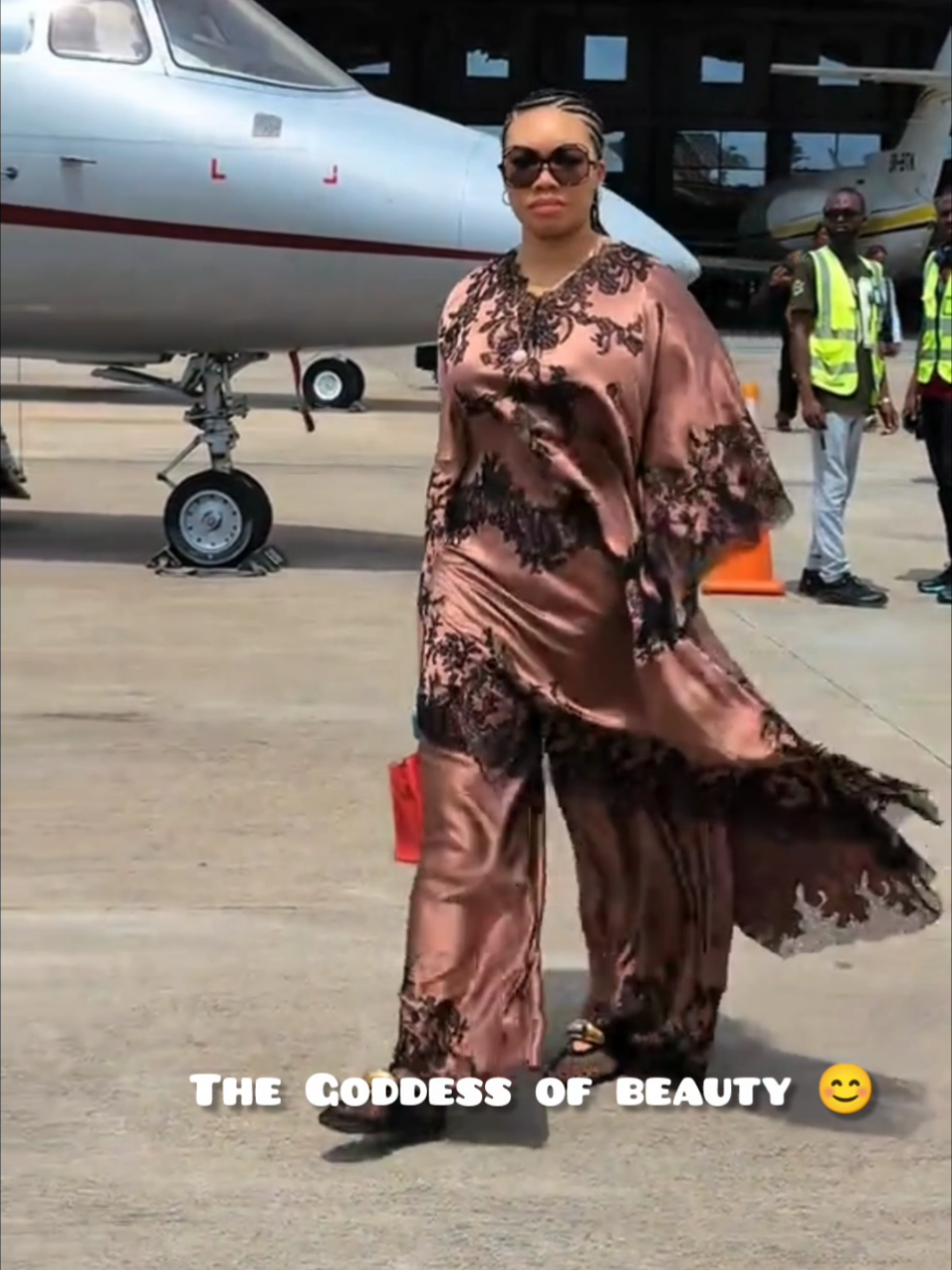 Replying to @kennedyincreaseHer Excellency, Chioma Uzodimma #foryou #imostate #viralvideo #hopeuzodimma 