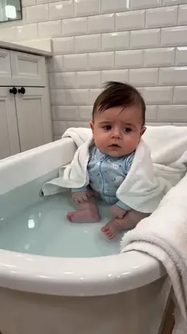 Baby Bath Bomb… Viral Trend Everyone Is Watching 😱🛁✨ Wait till it dissolves… the result is so satisfying. 👀 #fyp #viral #bathbomb #babytrend #satisfying #asmr #babyreaction #satisfying #oddlysatisfying #parentlife #cutebaby #viralvideo #fyp #foryou