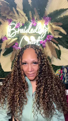The perfect color mix My client is vacay ready 🥰🥰 4/27/30 water wave hair from Jenny's beauty Supply  #dallasbraider #viral #miracleknots #bohobraids #fyp 