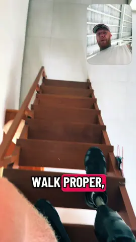 I hate these stairs but i LOVE them at the same time we have that RELATIONSHIP 😂🤷‍♂️ #foryoupagee #amputeestrong #strongmindset #wedontquit #laughter 