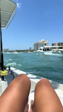 tissss the seasssonnnn🦞🌞🌊👙🌴