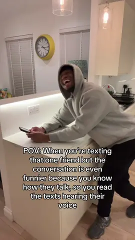 Texting that one friend just became even more funnier 😭 #pov #relateable #comedy #friendship #thatonefriend 