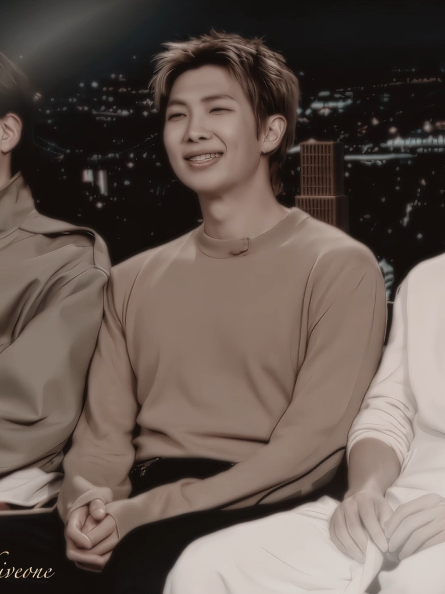 si, yo sería ella, esq Namjoon es tan guapo.😛 #namjoon #namjoonedit #bangtanboys #btsedit  - Kim Namjoon BTS, BTS Jimmy Fallon. scp: mío