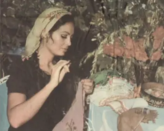 سمراء.. صبي نهدك الأسمر في دنيا فمي نهداك نبعا لذةٍ حمراء تشعل لي دمي متمردان على السماء، على القميص المنعم صنمان عاجيان… قد ماجا ببحرٍ مضرمٍ #fyp #explor #explorepage #نزار_قباني #عماد_المطاريحي 