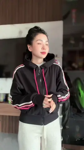 #xuhuong #anguyetdoithuong #mkn #aokhoacnu #aokhoac 