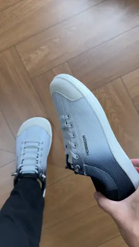 1/3 podiatrist say narrow shoes cause bunions 👣! Hobibear's Wide toe box, Zero-drop sole lets your toes splay NATURALLY. #barefootshoes #hobibear #widetoebox #walkingshoes #tiktokshopspringglowups 