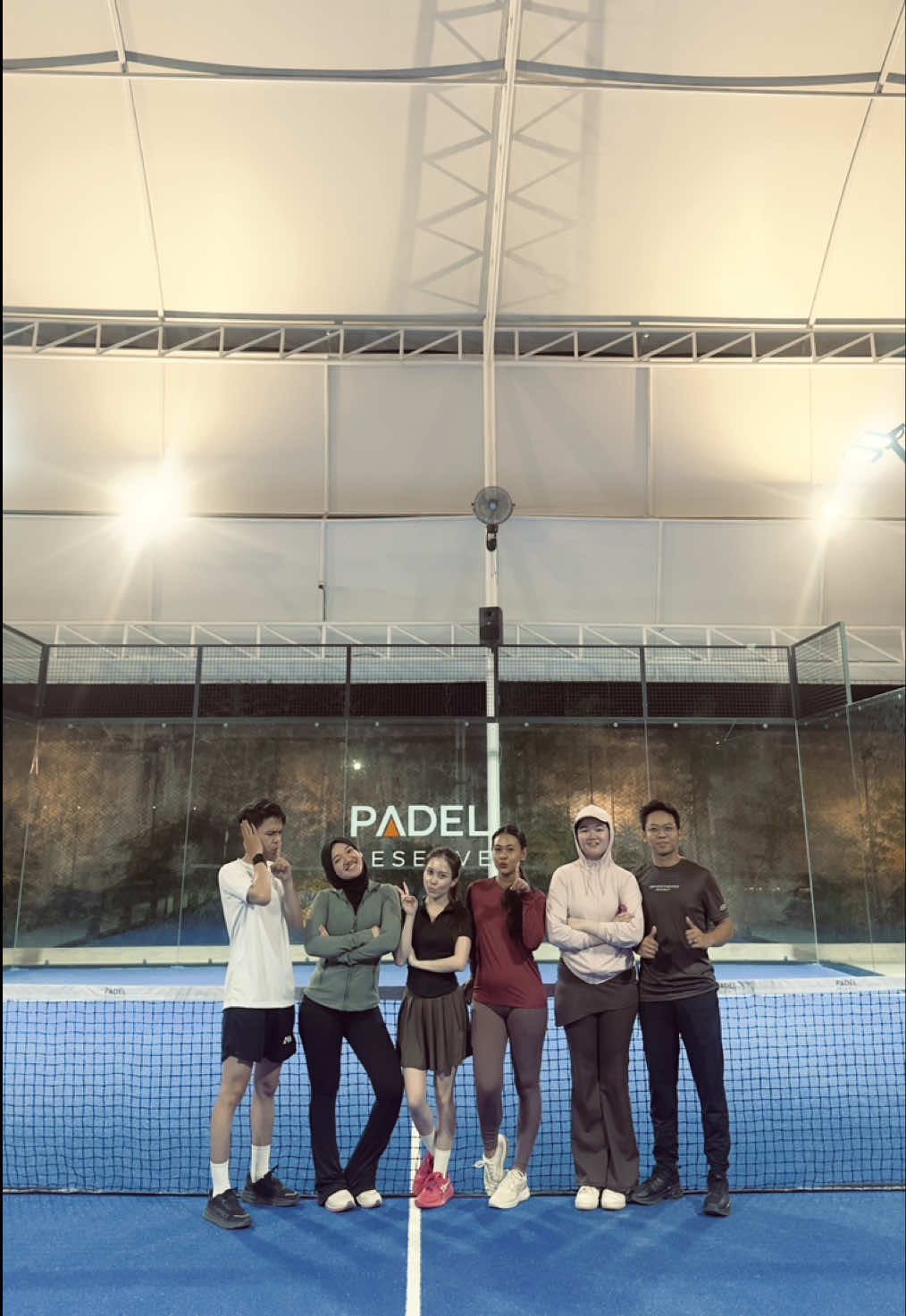 bayangin jd jomblo ditengah pasangan suami istri dan org pacaran, untung faras ldr😣🙏 