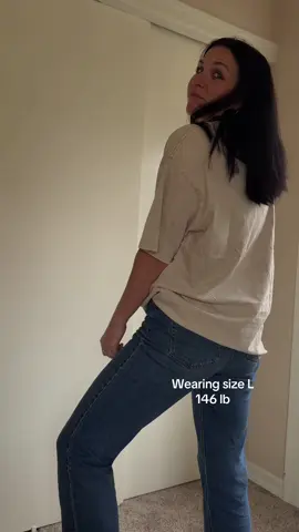 My new favorite oversize shirt I own! #shirt #tshirt #oversized #oversizedshirt #momfit 