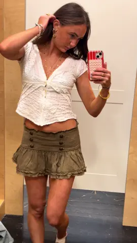 No but like do I go back for thee skirt?!!