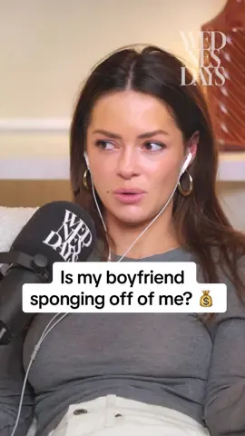 Should he contribute to the bills? 😬 Money is always a difficult conversation to have, but it’s so important to be equals in any relationship. Melissa and Toby delve into all your juicy dilemmas and give their best advice 👀 Search ‘Wednesdays Toby Watkins’ on Apple, Spotify or YouTube for the full episode. @melissatattam @tobywatkins #melissatattam #tobywatkins #bills #Relationship #sponging