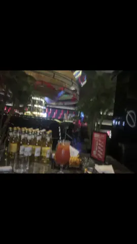 天下有两苦 没钱苦，求人更苦
