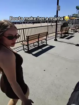 Why was she looking down tho👀 #rizz #pov #metaglasses #viral #fyp 