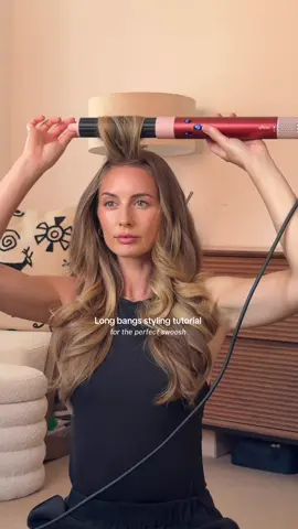 Forwards for volume & backwards for the swoooosh 👌🏼👌🏼  #longbangs #curtainbangtutorial #faceframe #dysonairwrap 