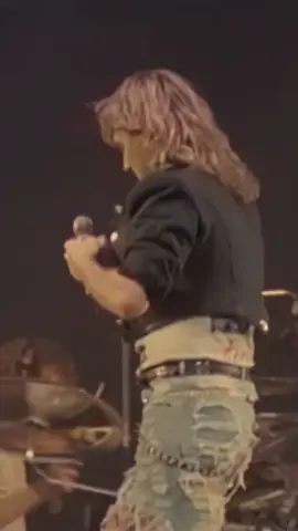Hysteria intro 1988…on this day 38 years ago this iconic Leppard song peaked on the Billboard Hot 100 #defleppard #80s 