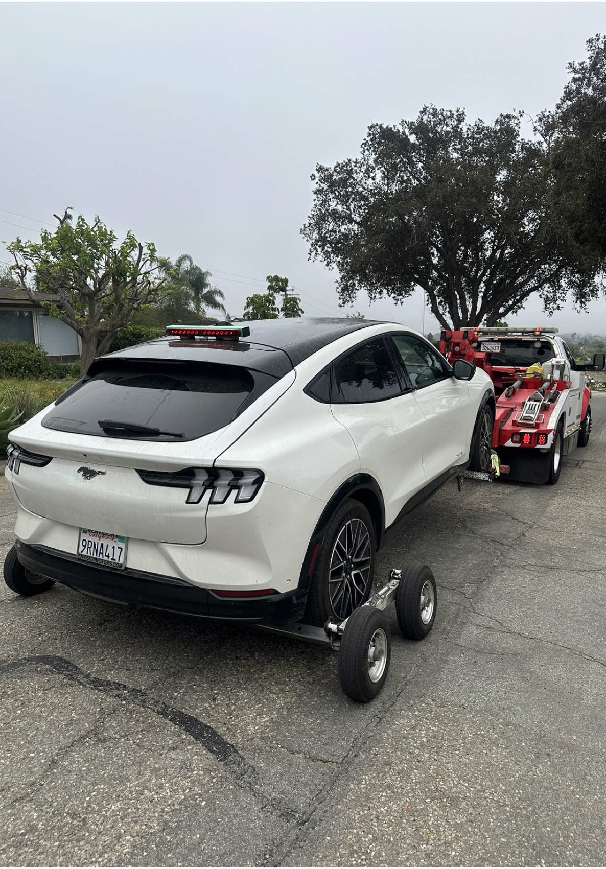 Our 5500 loading this Locked up Mach-E. We were unable to get in neutral and could not disengage the E brake. We opt for wheel lift and Dollie’s so we wouldn’t have to drag this car onto our Flatebed. #fyp #towing #foryoupagе #towtruck #oxnard 
