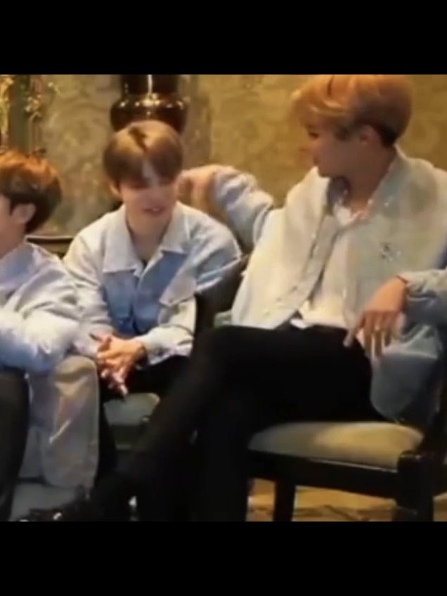 Jungkook and his jealousy over Jimin..  #jimin #jungkook #jikook #kookmin🐰🐥 #fyp 
