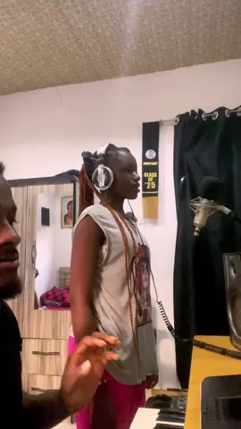It was a nice session with @kemgi - a young talented artist with an amazing voice. #goviral #musicstudio #recordingsession #viralvideo 