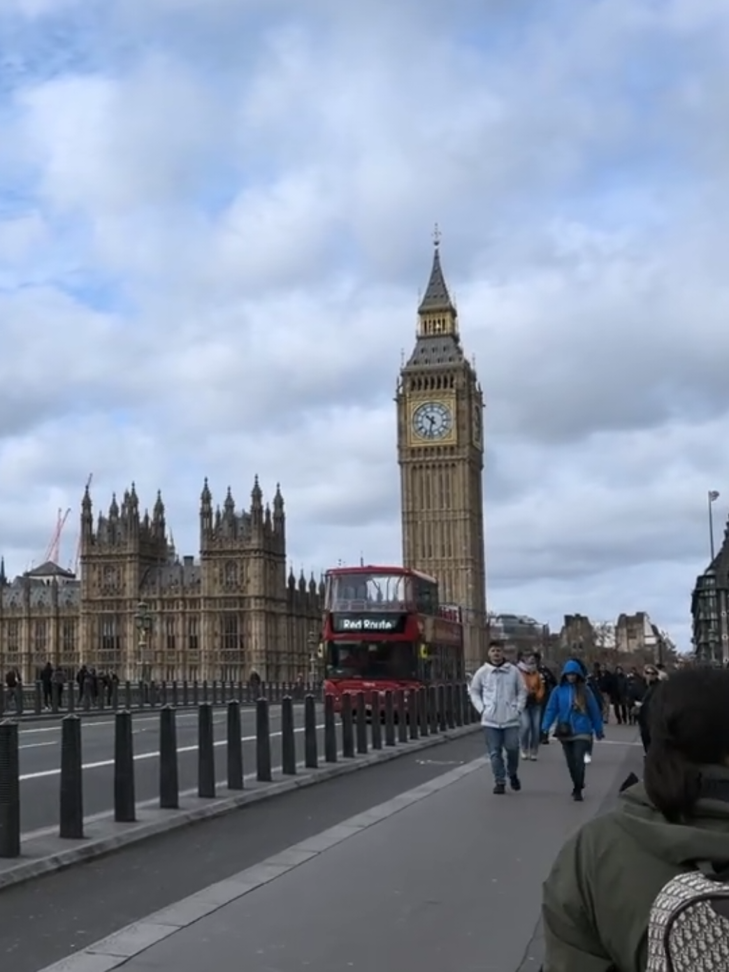 London Lifestayle🌆 Bölüm 958 | Uk✨🇬🇧 ︎♾️ ︎𝐅𝐢𝐧𝐝𝐢𝐧𝐠 𝟕𝟐𝟖𝟔... 𝟏𝟒𝟑%   ²⁰²⁶/¹/⁵ ♥💐,, . . بەڕیتانیا ، لەندەن ، مانچیستەر ،  بريطانیا ، 🇬🇧 ، 🇪🇺 ،    London , Uk , United kingdom ,Travel ,  Landan.ForYou.Travel ,  Kurdishtravel , Londoni ,   kurdanitarawga , Manchester ,   Leeds , Edinburgh  , Belgium🇧🇪  , HAPPY, United kingdom🇬🇧 ,travel✈️️ , world traveling✈️ , Erope Travel , with me , big Ben , Westminster bridge  , لندن، مانشستر، برمنغهام، ليفربول، غلاسكو، إدنبرة، ليدز، شيفيلد، بريستول، كارديف، بلفاست، نيوكاسل، نوتنغهام، ليستر، أكسفورد، كامبريدج. . #بەریتانیا🇬🇧😍💫 #landan_foryou #لندن🇬🇧 #ئەکتیڤبن🥀🖤ـہہـ٨ــہ #kurdanitarawga🇬🇧🇬🇧 