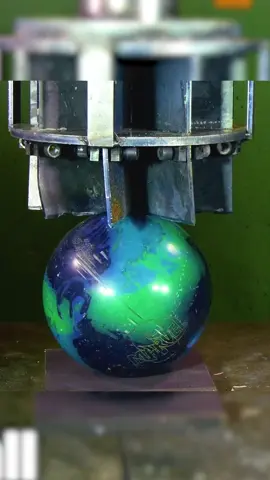 Crushing bowling ball with Hydraulic blades😱