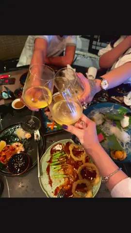 Uống được rượu 58 độ nhưng lại không ôm được trái tim 37 độ :))
