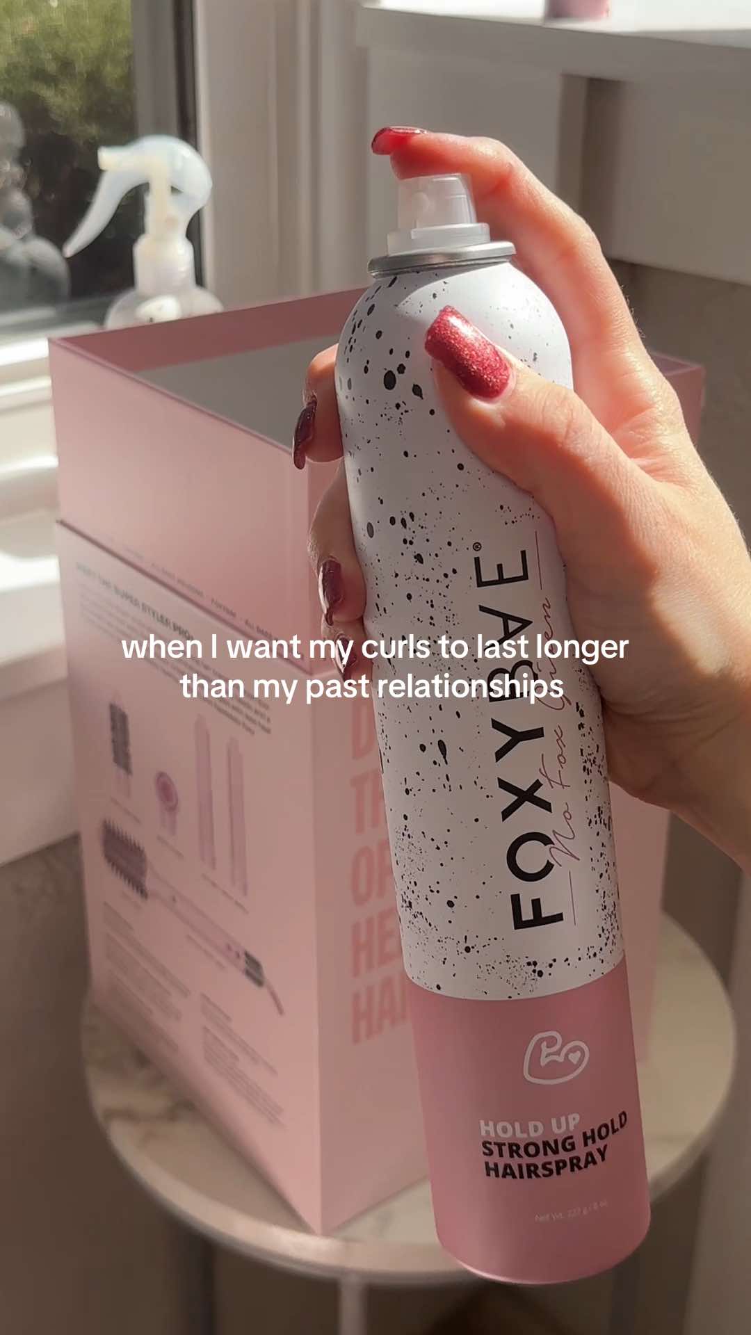 You spray, they stay #foxybae #curls #hairspray #hairtutorial #hairstyle 