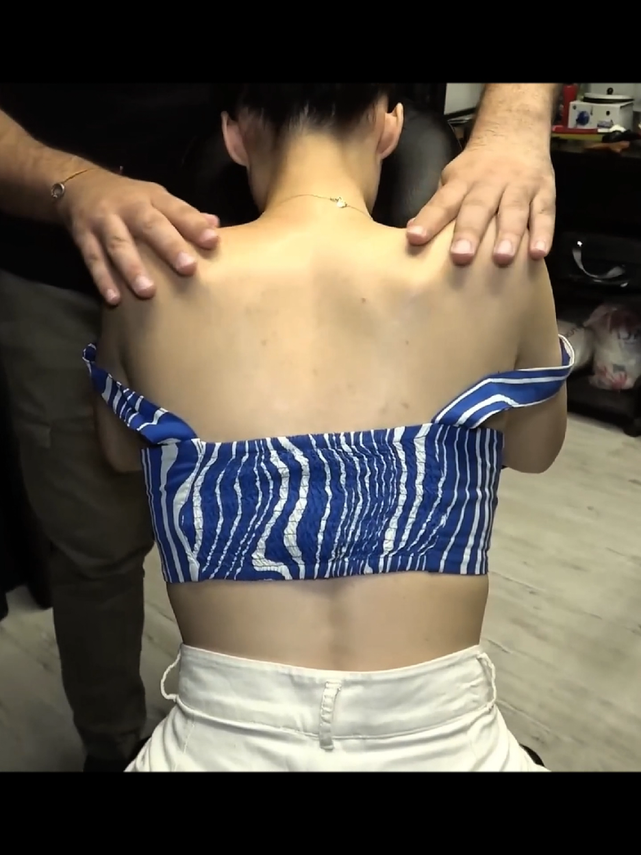 #creatorsearchinsights massaging lower back pain #massage #backmassage #asmrsounds #asmr 