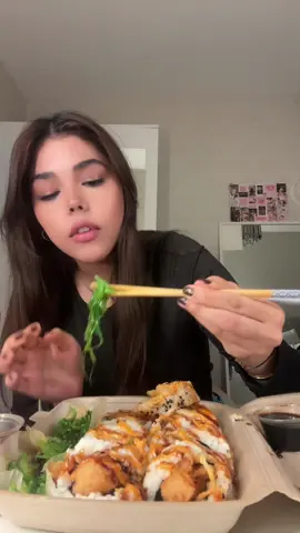 #fypシ゚ #mukbangs #sushi 🍣🤍
