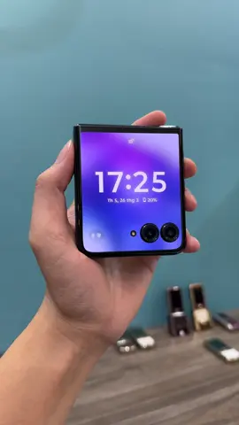 Motorola Razr 50 Unltra 99% Mẫu máy gập cao cấp nhà Motorola. Chiếc máy sở hữu cấu hình cao Ram 12/256GB, Màn hình ngoài 4 inch, màn trong 6.9 inch. Máy đẹp hoàn hảo đủ phụ kiện 💰 Giá bán: 9,x triệu #nkmobile #Nokia #motorola #motorolarazr50ultra 